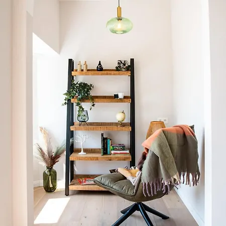 Renovated Art Deco With Vintage Elements アパート *