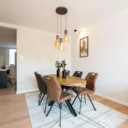 アパート Renovated Art Deco With Vintage Elements *