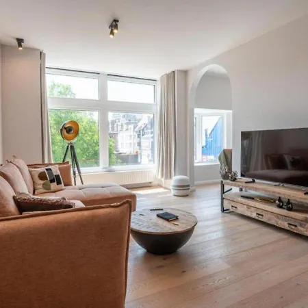 アパート Renovated Art Deco With Vintage Elements オステンド